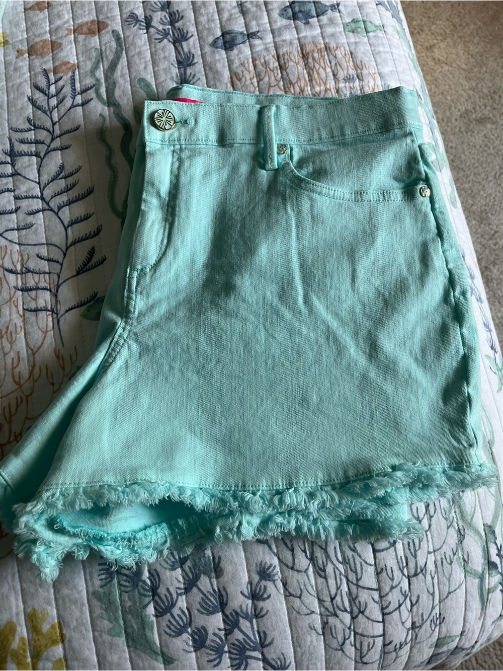 Lilly Pulitzer frayed hem shorts - Picture 3 of 5